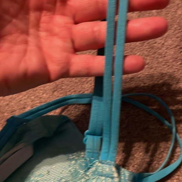🌙 LIKE NEW! VS bright blue lacy padded bra 36C - Picture 3 of 5
